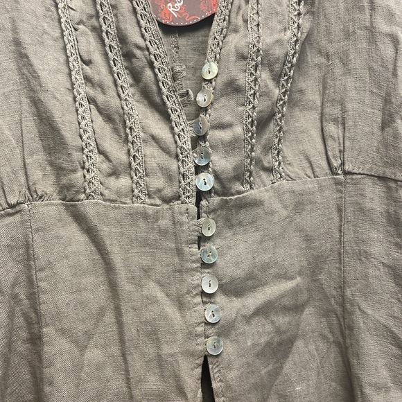 Romeo & Giulia light mocha linen top. Medium looks grey brown - Picture 2 of 5